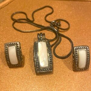 Mother of Pearl Sterling Silver 
Earrings & Necklace Set & Sterling Chain
